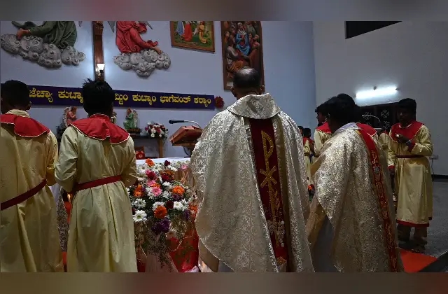 ಕರಾವಳಿಯಲ್ಲಿ ಶ್ರದ್ಧಾ ಭಕ್ತಿಯಿಂದ ಕ್ರಿಸ್ಮಸ್ ಆಚರಣೆ - News Karnataka