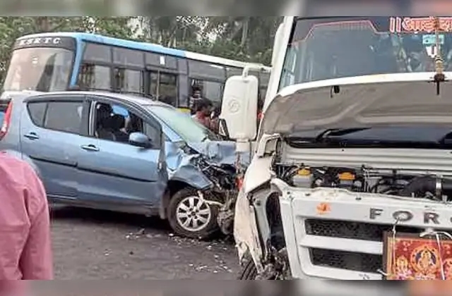 ಪರ್ಕಳ: ಮುಂಜಾನೆ ಮಂಜಿನ ಪರಿಣಾಮ ಟಿಟಿ ವಾಹನಕ್ಕೆ ಕಾರು ಡಿಕ್ಕಿ: ಕಾರು ಚಾಲಕನಿಗೆ ಗಾಯ - News Karnataka