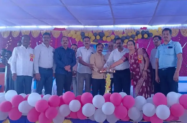 ಮಕ್ಕಳನ್ನು ಮೊಬೈಲ್ ನಿಂದ ದೂರ ಇರಿಸಿ; ಬಿಇಒ ಎಂ.ಮಹೇಶ್ ಕಿವಿಮಾತು - News Karnataka