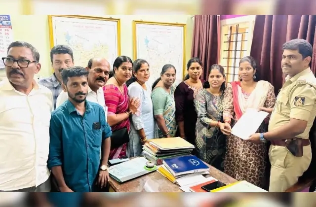 ಸುಳ್ಯ ಶಾಸಕಿ ಭಾಗೀರಥಿ ಮುರುಳ್ಯ ವಿರುದ್ಧ ಅವಹೇಳನಕಾರಿ ಪೋಸ್ಟ್: ಆರೋಪಿಯನ್ನು ಬಂಧಿಸಲು ಬಿಜೆಪಿ ಒತ್ತಾಯ - News Karnataka