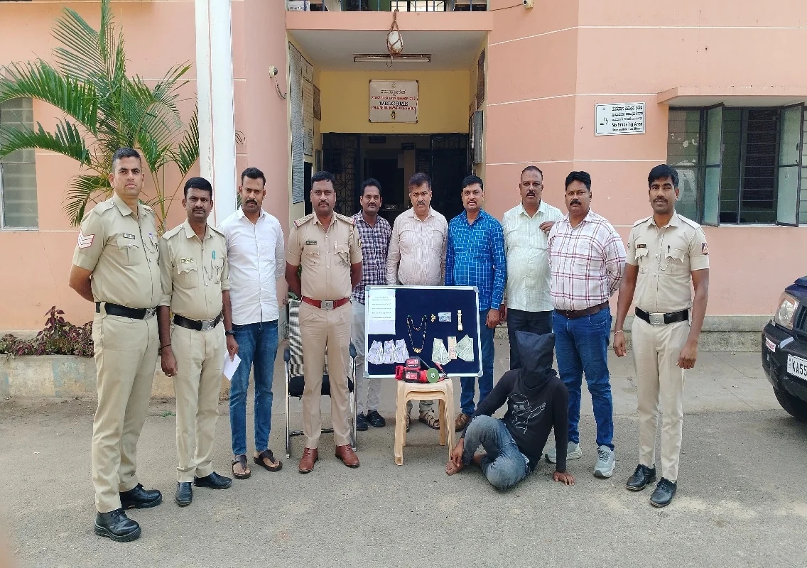 ನಂಜನಗೂಡಿನಲ್ಲಿ ಸರಣಿ ಅಂಗಡಿಗಳ ಕಳ್ಳತನ ಪ್ರಕರಣ; ದರೋಡೆಕೋರರ ಬಂಧನ - News Karnataka