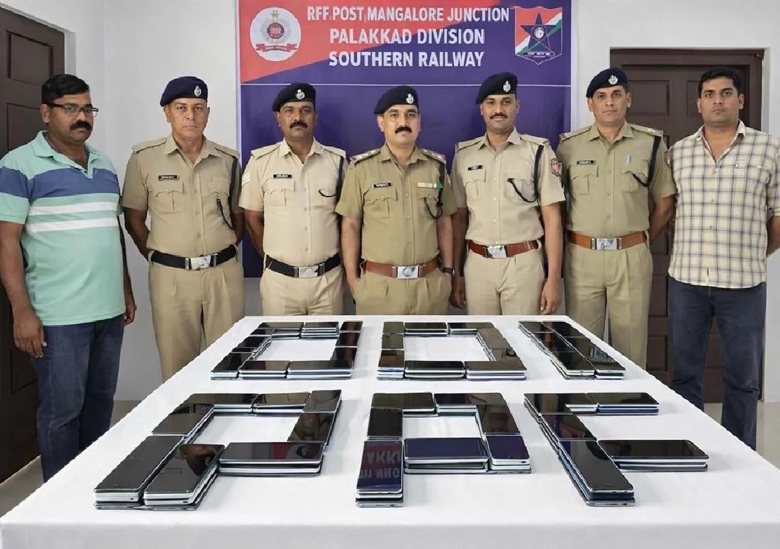 ಕೇರಳ ಚುನಾವಣೆ ಹಿನ್ನೆಲೆ ರೈಲಿನಲ್ಲಿ ತಪಾಸಣೆ ಬಿಗಿ, ಮಂಗಳೂರು ಜಂಕ್ಷನ್ ರೈಲ್ವೆ ನಿಲ್ದಾಣದಲ್ಲಿ 10 ಲಕ್ಷ ಮೌಲ್ಯದ 201 ಮೊಬೈಲ್ ಪತ್ತೆ, ಇಬ್ಬರು ಶಂಕಿತರಿಗಾಗಿ ಶೋಧ - News Karnataka