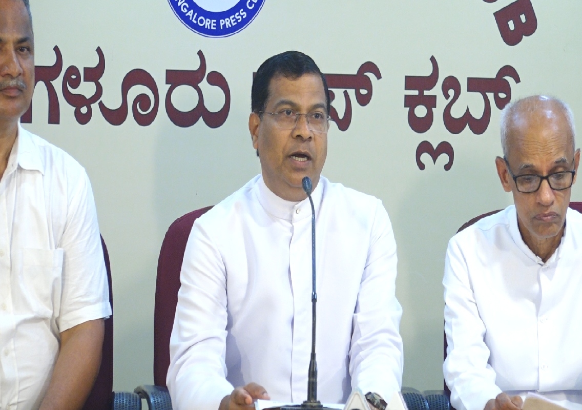 ಸಂತ ಜೋಸೆಫರ ದೇವಾಲಯ, ಕಳವಾರು, ಪೆಜಾರ್; 242 ನೇ ಚಾರಿತ್ರಿಕ ಪವಿತ್ರ ಶಿಲುಬೆಯ ಹಾದಿ - News Karnataka