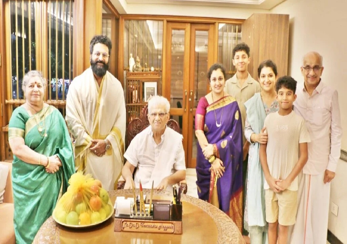 ಕಾಂತಾರ ಖ್ಯಾತಿಯ ರಿಷಬ್ ಶೆಟ್ಟಿ ದಂಪತಿ ಧರ್ಮಸ್ಥಳಕ್ಕೆ ಭೇಟಿ! - News Karnataka