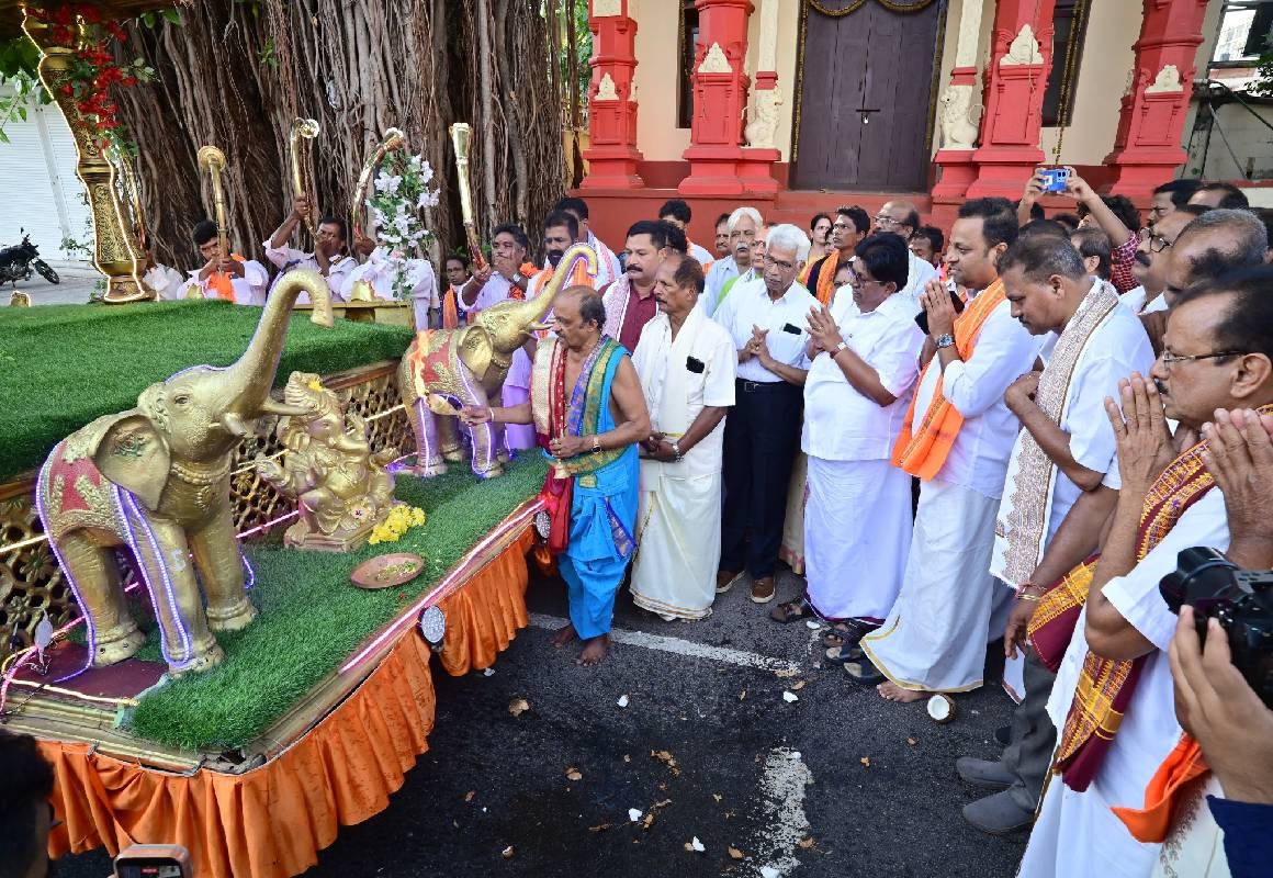 ಬನ್ನಂಜೆ ಮಹಾಲಿಂಗೇಶ್ವರ ದೇವಸ್ಥಾನದ ಅಷ್ಟಬಂಧ ಬ್ರಹ್ಮಕಲಶೋತ್ಸವ: ವೈಭವದ ಹೊರೆಕಾಣಿಕೆ ಮೆರವಣಿಗೆ - News Karnataka