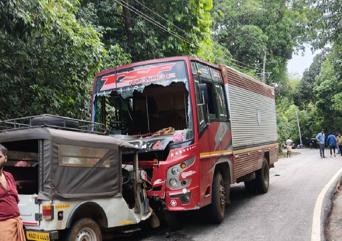 ಕೊಲ್ಲೂರು: ಜೀಪು- ಟೆಂಪೋ ಮಧ್ಯೆ ಭೀಕರ ಅಪಘಾತ: ಇಬ್ಬರು ಮೃತ್ಯು, ಎಂಟು ಮಂದಿಗೆ ಗಾಯ - News Karnataka