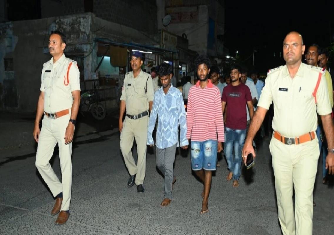 ಆರ್‌ಸಿಬಿ ಗೆದ್ದ ಖುಷಿಯಲ್ಲಿ ಸಾರ್ವಜನಿಕ ಆಸ್ತಿಗೆ ಹಾನಿ; 18 ಮಂದಿ ಅರೆಸ್ಟ್‌! - News Karnataka