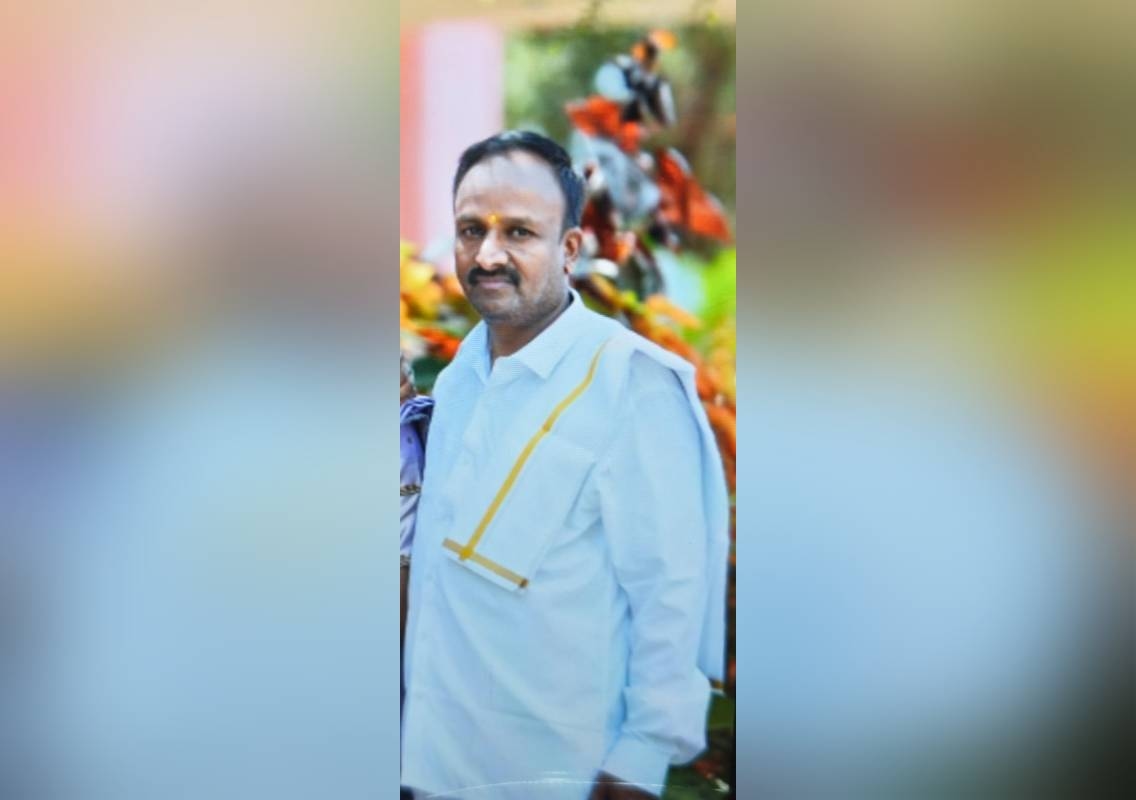 ಡೆತ್ ನೋಟ್ ಬರೆದಿಟ್ಟು ಕಾರ್ಮಿಕ ನೇಣಿಗೆ ಶರಣು - News Karnataka