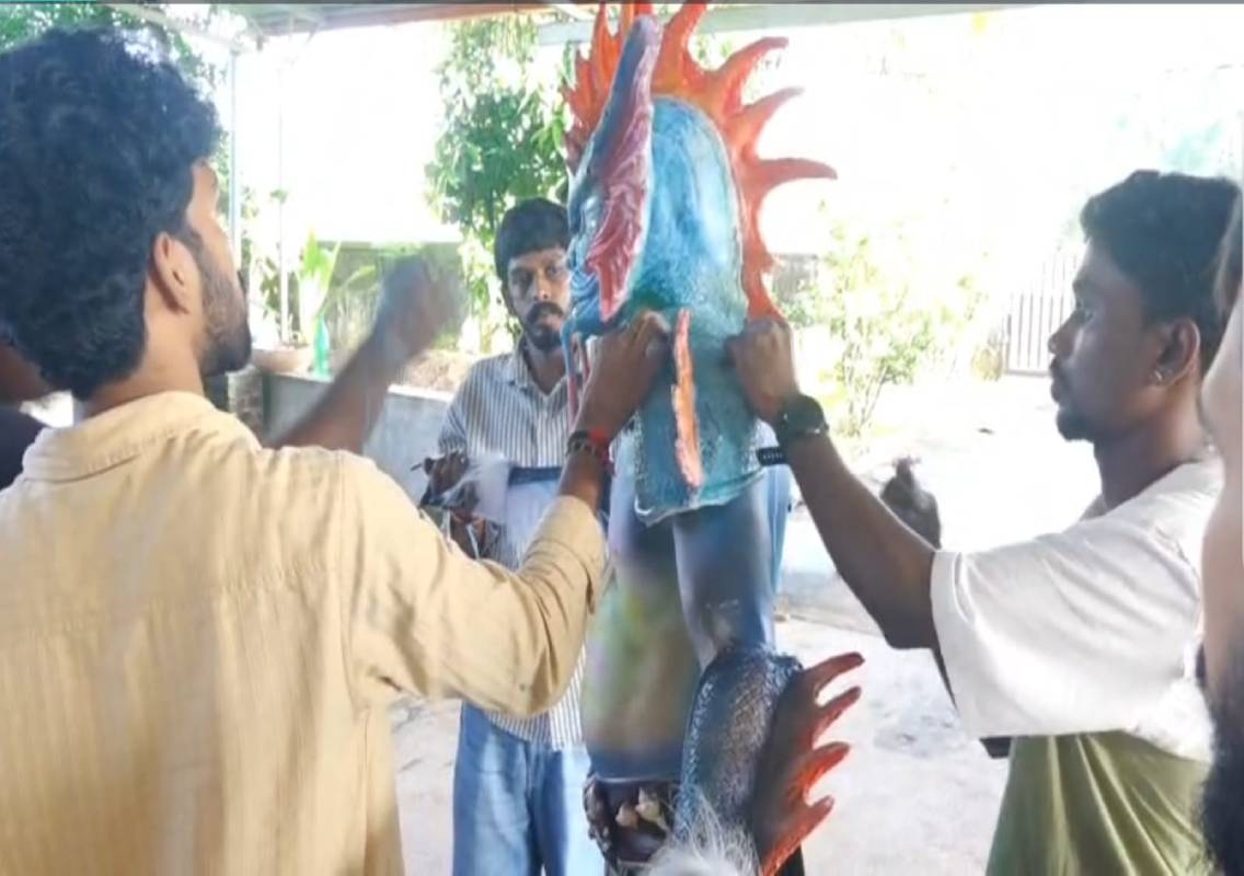 ‘ಮರ್ಮೇನ್‌’ ವೇಷದಲ್ಲಿ ಕಾಣಿಸಿಕೊಳ್ಳುವ ರವಿ ಕಟಪಾಡಿ - News Karnataka