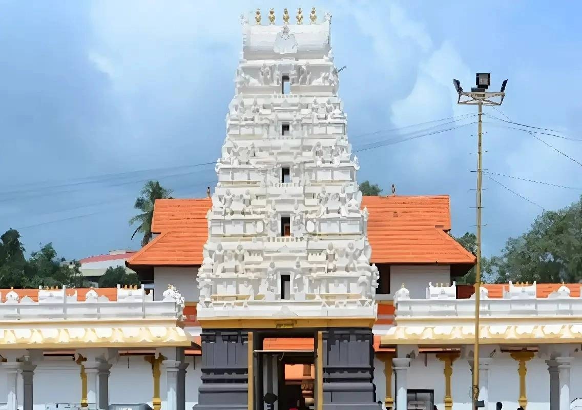 ಪುತ್ತೂರು ಮಹಾಲಿಂಗೇಶ್ವರ ದೇವಸ್ಥಾನ ಸಮಿತಿ ವಿರುದ್ಧ ಭ್ರಷ್ಟಾಚಾರ ಆರೋಪ: ತನಿಖೆಗೆ ಆಗ್ರಹ - News Karnataka