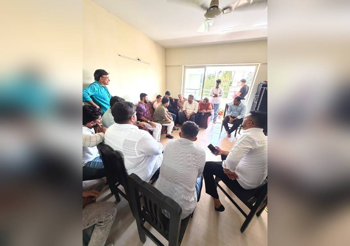 ಮಂಗಳೂರು ಬಾಲ್ಕನಿ ಕುಸಿತ ದುರ್ಘಟನೆ: ಮೃತ ವಿದ್ಯಾರ್ಥಿಯ ಮನೆಗೆ ಹಾಗೂ ಆಸ್ಫತ್ರೆಗೆ ಭೇಟಿ ನೀಡಿದ ಯೆಂಗ್ ಡೆಮಾಕ್ರಟ್ಸ್ ನಾಯಕರು - News Karnataka