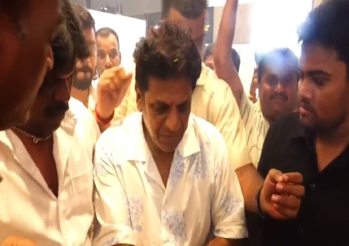ಪಟಾಕಿ ಸಿಡಿಸುವ ವೇಳೆ ಪವರ್ ಫ್ಲ್ಯಾಟ್ ಬ್ಲಾಸ್ಟ್ ; ನಟ ಡಾ. ಶಿವರಾಜಕುಮಾರ್ ಜಸ್ಟ್ ಮಿಸ್ - News Karnataka