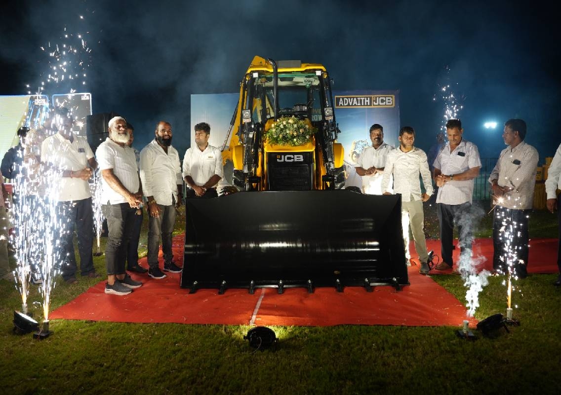 ಮಂಗಳೂರಿನಲ್ಲಿ ‘ಅದ್ವೈತ್ ಜೆಸಿಬಿ' ವತಿಯಿಂದ ಹೊಸ ‘ಜೆಸಿಬಿ 3ಡಿಎಕ್ಸ್ ಪ್ಲಸ್ ಬ್ಯಾಕ್‌ಹೋ ಲೋಡರ್' ಬಿಡುಗಡೆ - News Karnataka