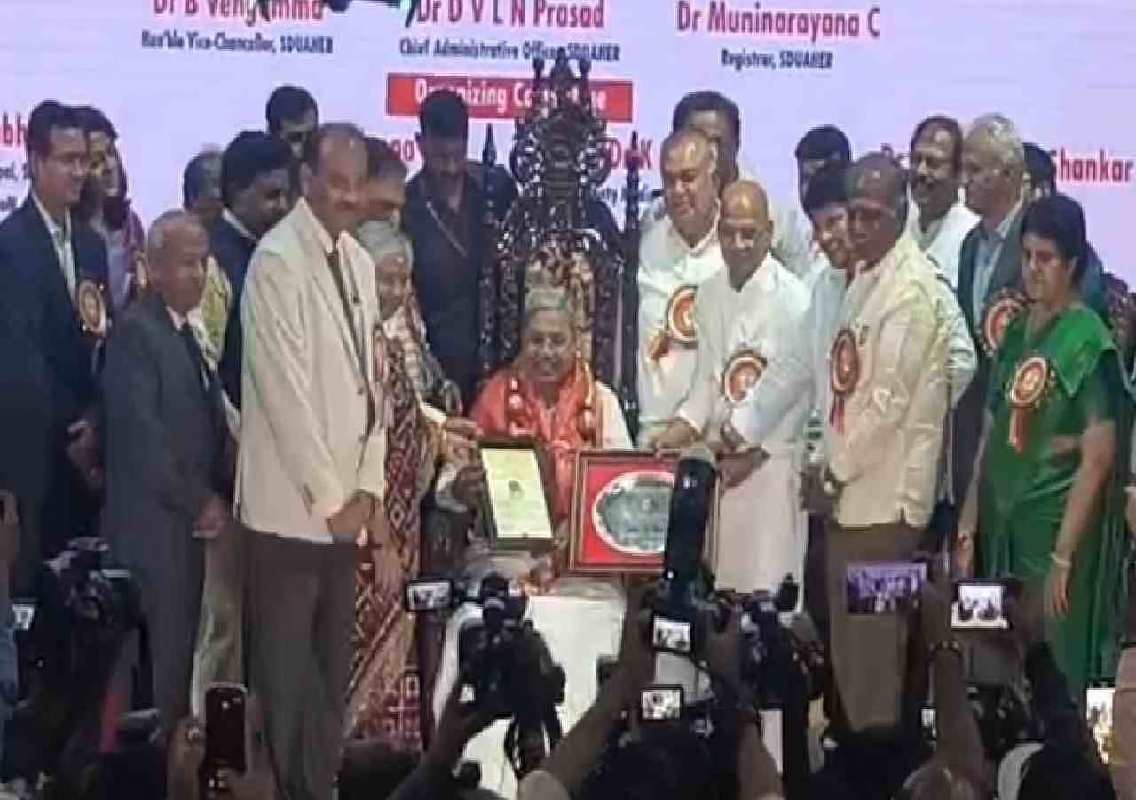 ಆರಂಭದಲ್ಲಿ ನಿರಾಕರಿಸಿದ್ದ ಗೌರವ ಡಾಕ್ಟರೇಟ್ ಅನ್ನು ಸ್ವೀಕರಿಸಿದ ಸಿದ್ದರಾಮಯ್ಯ - News Karnataka