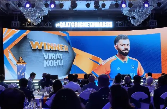 ಸಿಯೆಟ್ ಅವಾರ್ಡ್ಸ್: ವರ್ಷದ ಅತ್ಯುತ್ತಮ ಏಕದಿನ ಬ್ಯಾಟರ್​ ಪ್ರಶಸ್ತಿ ಗೆದ್ದ ವಿರಾಟ್ ಕೊಹ್ಲಿ - News Karnataka