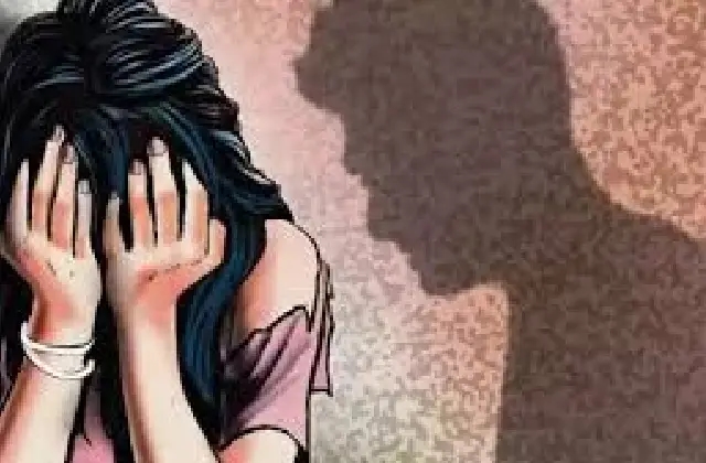 ಬಾಲಕಿ ಮೇಲೆ ಶಾಲಾ ಬಸ್​ ಚಾಲಕನಿಂದ ಅತ್ಯಾಚಾರ: ಆರೋಪಿಯ ಬಂಧನ - News Karnataka