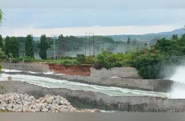 ಅಧಿಕಾರಿಗಳ ನಿರ್ಲಕ್ಷ್ಯ: ಕೆಆರ್‌ಎಸ್ ಡ್ಯಾಂ ತಡೆಗೋಡೆ ಕುಸಿತ - News Karnataka