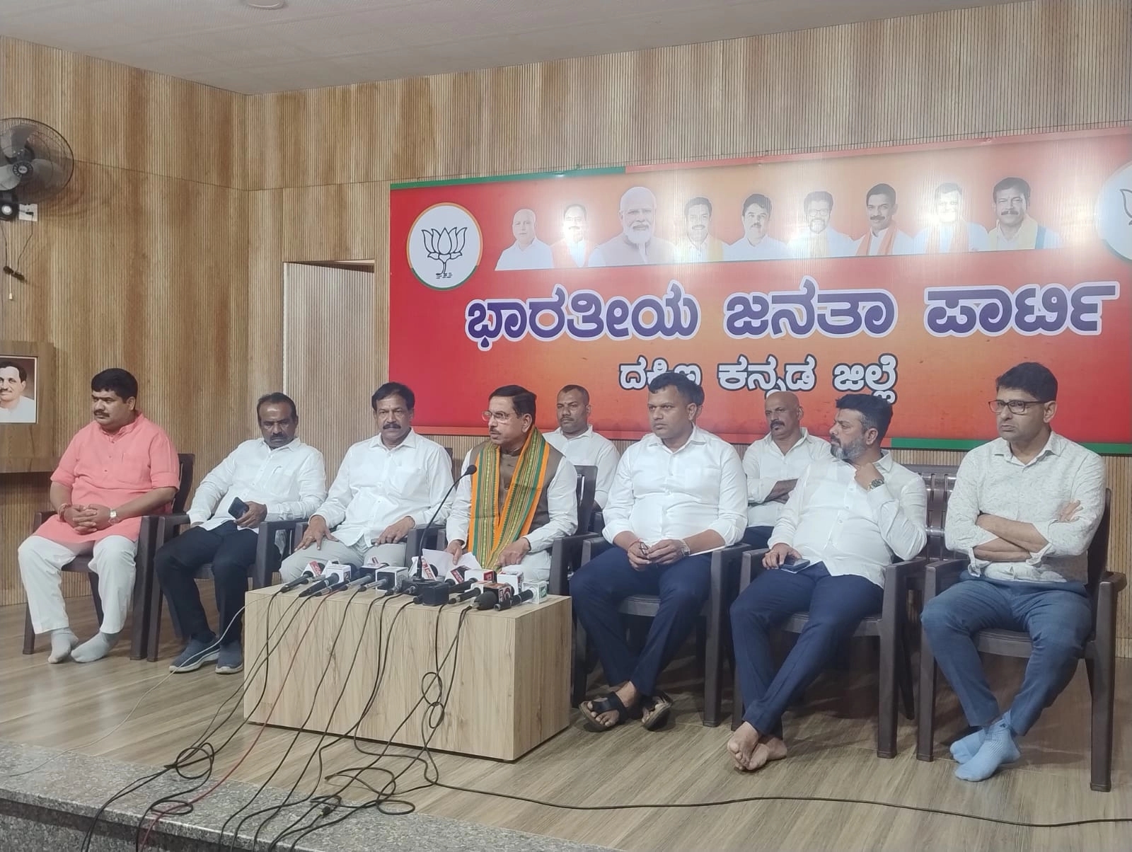 ರಾಜ್ಯ ಸರಕಾರ ಮೂಡ, ವಾಲ್ಮೀಕಿ ಹಗರಣದಲ್ಲಿ ಜನರ ಹಣವನ್ನು ಕಟ್ ಮಾಡಿ ನುಂಗಿ ನೀರು ಕುಡಿದಿದೆ : ಕೇಂದ್ರ ಸಚಿವ ಪ್ರಹ್ಲಾದ್ ಜೋಶಿ - News Karnataka