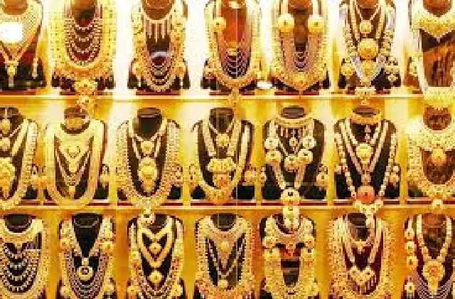 ಲಾಕರ್​ನಿಂದ‌ 26 ಕೆ.ಜಿ ಚಿನ್ನ ಕಳ್ಳತನ ಮಾಡಿದ ಬ್ಯಾಂಕ್ ಮ್ಯಾನೇಜರ್! - News Karnataka