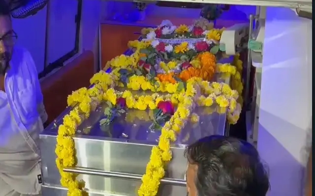 ಉಡುಪಿಗೆ ಆಗಮಿಸಿದ ಲಾರಿ ಚಾಲಕ ಅರ್ಜುನ್ ಮೃತದೇಹಕ್ಕೆ ಅಂತಿಮ ನಮನ - News Karnataka