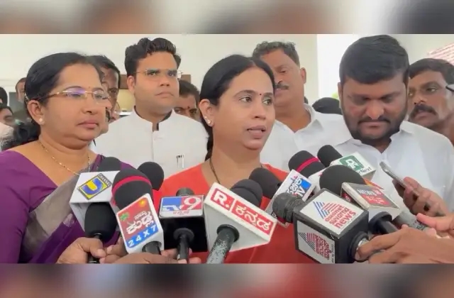 ನಕ್ಸಲರನ್ನು ಬೇರು ಸಮೇತ ಕಿತ್ತು ಹಾಕಬೇಕು ಎನ್ನುವುದು ರಾಜ್ಯ ಸರ್ಕಾರ ನಿಲುವು: ಸಚಿವೆ ಲಕ್ಷ್ಮೀ ಹೆಬ್ಬಾಳ್ಕರ್ - News Karnataka