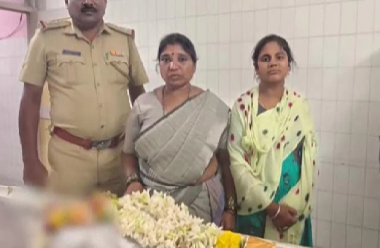 ಕಾರ್ ರಿವರ್ಸ್ ತೆಗೆಯುವಾಗ ಮಗುವಿನ ಮೇಲೆ ಹರಿದು ಸಾವು! - News Karnataka