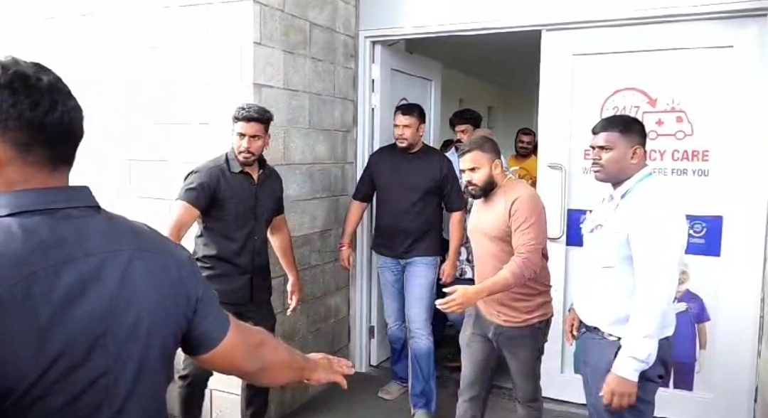 ಮೈಸೂರು: ಆಸ್ಪತ್ರೆಗೆ ಚಿಕಿತ್ಸೆಗೆ ಆಗಮಿಸಿದ ನಟ ದರ್ಶನ್! - News Karnataka