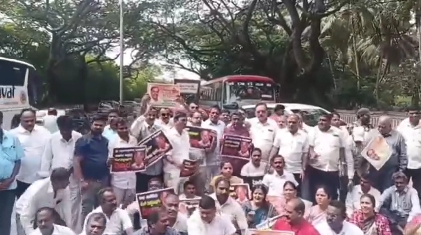 ಸಿದ್ದರಾಮಯ್ಯ ಬೆನ್ನಿಗೆ ನಿಂತ ಅಹಿಂದಾ ಸಮುದಾಯ, ರಸ್ತೆ ತಡೆ ನಡೆಸಿ ಪ್ರತಿಭಟನೆ! - News Karnataka