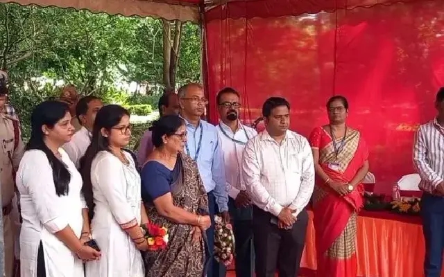 ಮಂಗಳೂರು: ಬಜ್ಪೆ ವಿಮಾನ ದುರಂತದಲ್ಲಿ ಮಡಿದವರಿಗೆ ಜಿಲ್ಲಾಡಳಿತದಿಂದ ಶೃದ್ದಾಂಜಲಿ - News Karnataka