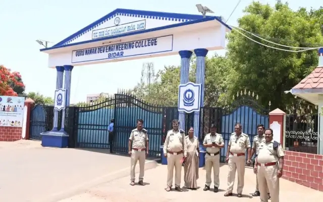  ಹಿಂದೂ – ಮುಸ್ಲಿಂ ವಿದ್ಯಾರ್ಥಿಗಳ ಜಗಳ: ಪೊಲೀಸರಿಂದ ತೀವ್ರ ಕಟ್ಟೆಚ್ಚರ - News Karnataka
