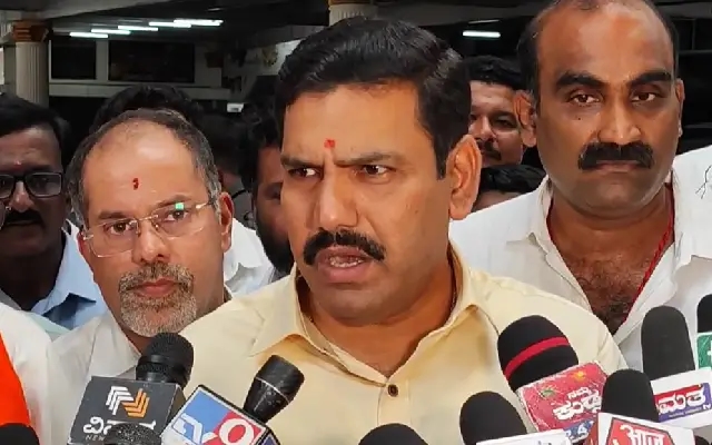 ರಘುಪತಿ ಭಟ್‌ ಅವರು ಗೆಲ್ತೇನೆ ಎಂಬ ಭ್ರಮೆಯಲ್ಲಿದ್ದಾರೆ;  ಬಿಜೆಪಿ ರಾಜ್ಯಾಧ್ಯಕ್ಷ ಬಿ.ವೈ. ವಿಜಯೇಂದ್ರ - News Karnataka