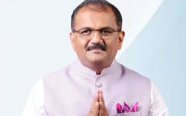 ನೈರುತ್ಯ ಪದವೀಧರ ಕ್ಷೇತ್ರದ ಮತ ಎಣಿಕೆ : ಬಿಜೆಪಿ ಅಭ್ಯರ್ಥಿ ಡಾ.ಧನಂಜಯ ಸರ್ಜಿಗೆ ಭಾರೀ ಮುನ್ನಡೆ - News Karnataka