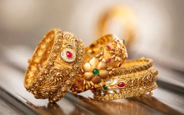 ಚಿನ್ನದಲ್ಲಿ ಏರಿಕೆ, ಬೆಳ್ಳಿಯಲ್ಲಿ ಇಳಿಕೆ: ಇವತ್ತಿನ ದರಪಟ್ಟಿ ಹೀಗಿದೆ - News Karnataka