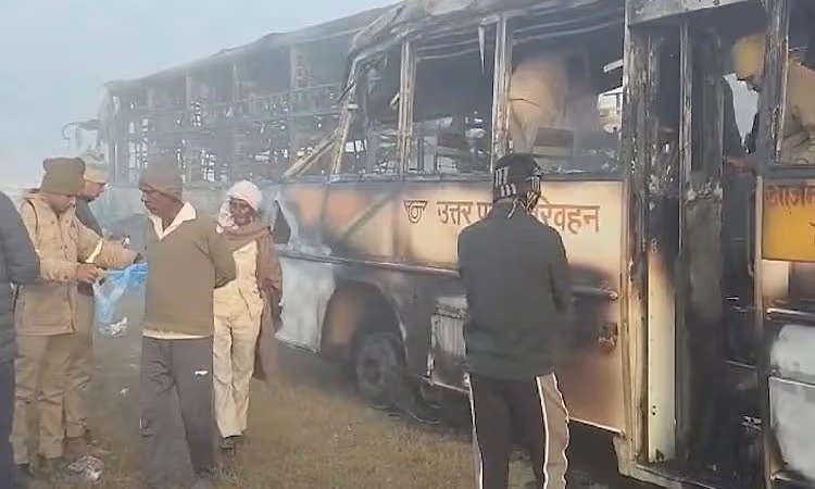 ಎಕ್ಸ್‌ ಪ್ರೆಸ್‌ ವೇಯಲ್ಲಿ ಸರಣಿ ಅಪಘಾತ- ನಾಲ್ವರು ಮೃತ್ಯು, 25 ಮಂದಿಗೆ ಗಾಯ - News Karnataka