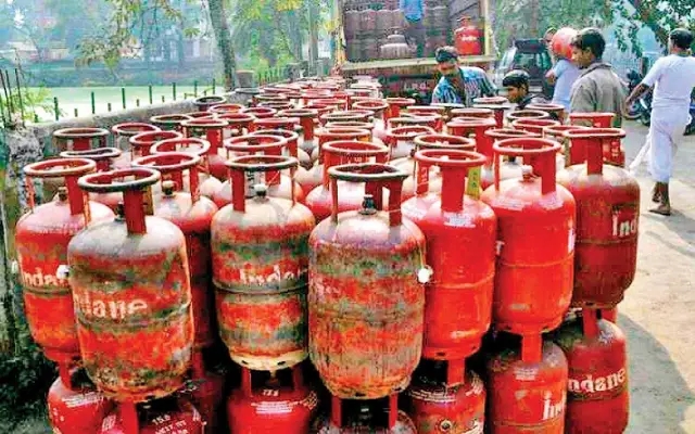 ವಾಣಿಜ್ಯ ಎಲ್‌ಪಿಜಿ ಗ್ಯಾಸ್ ಸಿಲಿಂಡರ್‌ ಬೆಲೆ 69.50 ರೂ. ಕಡಿತ - News Karnataka