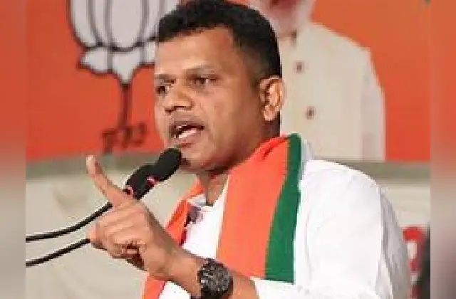 ರಾಜ್ಯ ಸರ್ಕಾರದ ಸಾಧನಾ ಸಮಾವೇಶ ಅಭಿವೃದ್ಧಿ ಶೂನ್ಯ ದುರಾಡಳಿತದ ಕರಾಳತೆ ಮೆಲುಕು ಹಾಕಿಸಿದೆ: ಸಂಸದ ಕ್ಯಾ. ಚೌಟ - News Karnataka