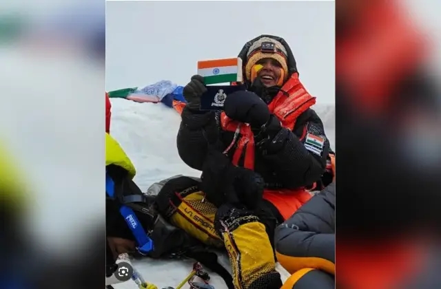 ಮೌಂಟ್ ಎವರೆಸ್ಟ್ ಏರಿದ ಸಿ.ಐ.ಎಸ್.ಎಫ್ ಸಿಬ್ಬಂದಿ - News Karnataka