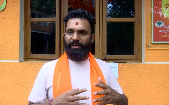 ನಡುರಸ್ತೆಯಲ್ಲೇ ನಮಾಜ್ ಕೇಸ್: ವಿಹೆಚ್‌ಪಿ, ಬಜರಂಗದಳದಿಂದ ಪೊಲೀಸ್ ಠಾಣೆಗೆ ದೂರು - News Karnataka