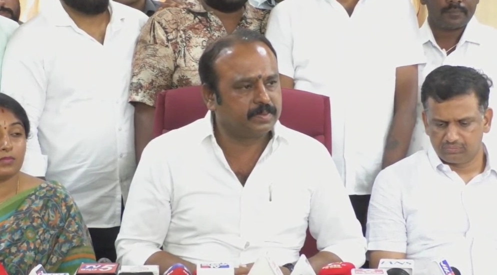 ವಿದೇಶ ಪ್ರವಾಸ ಮುಗಿಸಿ ಬಂದ ಶಾಸಕ ಉದಯ್ ಮದ್ದೂರಿನಲ್ಲಿ ಸುದ್ದಿಗೋಷ್ಟಿ! - News Karnataka