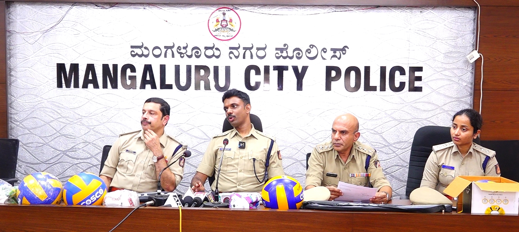ಗ್ಯಾಂಗ್ ವಾರ್ ಕೇಸ್: 4 ಆರೋಪಿಗಳನ್ನು ನ್ಯಾಯಾಲಯಕ್ಕೆ ಹಾಜರುಪಡಿಸಿದ‌ ಖಾಕಿ - News Karnataka