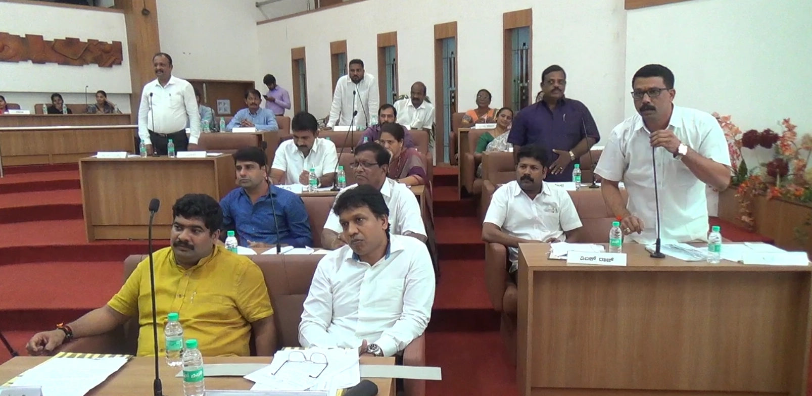 ಆರ್​ಸಿಬಿ ಪ್ಲೇಆಫ್​ ಪ್ರವೇಶಿಸಲು ಈಕೆಯ ಡ್ಯಾನ್ಸ್‌ ಕಾರಣವಂತೆ! - News Karnataka