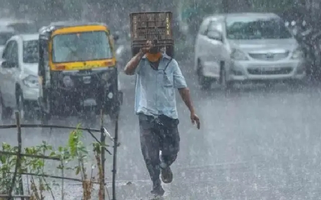 ರಾಜ್ಯದ ಈ ಜಿಲ್ಲೆಗಳಲ್ಲಿ ಭಾರಿ ಮಳೆ: ಆರೆಂಜ್ ಅರ್ಲಟ್,ಯಲ್ಲೋ ಅರ್ಲಟ್ ಘೋಷಣೆ - News Karnataka