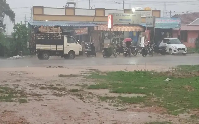 ಎಚ್.ಡಿ.ಕೋಟೆಯಲ್ಲಿ ಮುಂಗಾರು ಆರ್ಭಟ: ಜನಜೀವನ ಅಸ್ತವ್ಯಸ್ತ - News Karnataka