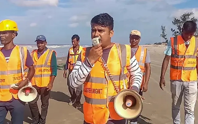 ರೆಮಲ್ ಸೈಕ್ಲೋನ್‌ ಅಬ್ಬರ : ಕೊಲ್ಕತ್ತಾ ಏರ್‌ಪೋರ್ಟ್ ಬಂದ್! ರೆಡ್‌ ಅಲರ್ಟ್ ಘೋಷಣೆ! - News Karnataka