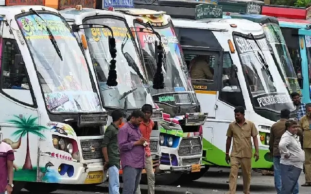 ಪೆಟ್ರೋಲ್​, ಡೀಸೆಲ್ ಬೆಲೆ ಇಳಿಸದಿದ್ದರೆ ಪ್ರತಿಭಟನೆ ಖಂಡಿತ : ಖಾಸಗಿ ಸಾರಿಗೆ ಒಕ್ಕೂಟ - News Karnataka