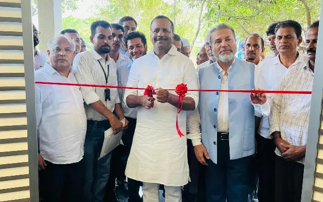ಬ್ಯಾರೀಸ್ ಶಿಕ್ಷಣ ಸಂಸ್ಥೆಗಳಿಂದ ಗ್ರಾಮೀಣ ವಿದ್ಯಾರ್ಥಿಗಳ ಮನೆ, ಮನ ಬೆಳಗುವ ಕೆಲಸ : ಯು.ಟಿ. ಖಾದರ್ - News Karnataka