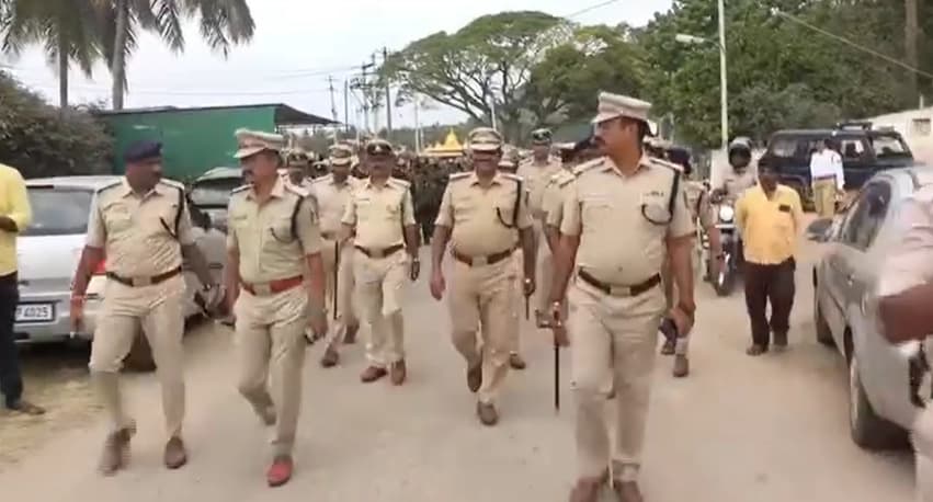 ಶ್ರೀರಂಗಪಟ್ಟಣದಲ್ಲಿ ಹನುಮ ಮಾಲಾಧಾರಿಗಳ ಸಂಕೀರ್ತನಾ ಯಾತ್ರೆ, ಬಿಗಿ ಭದ್ರತೆ!