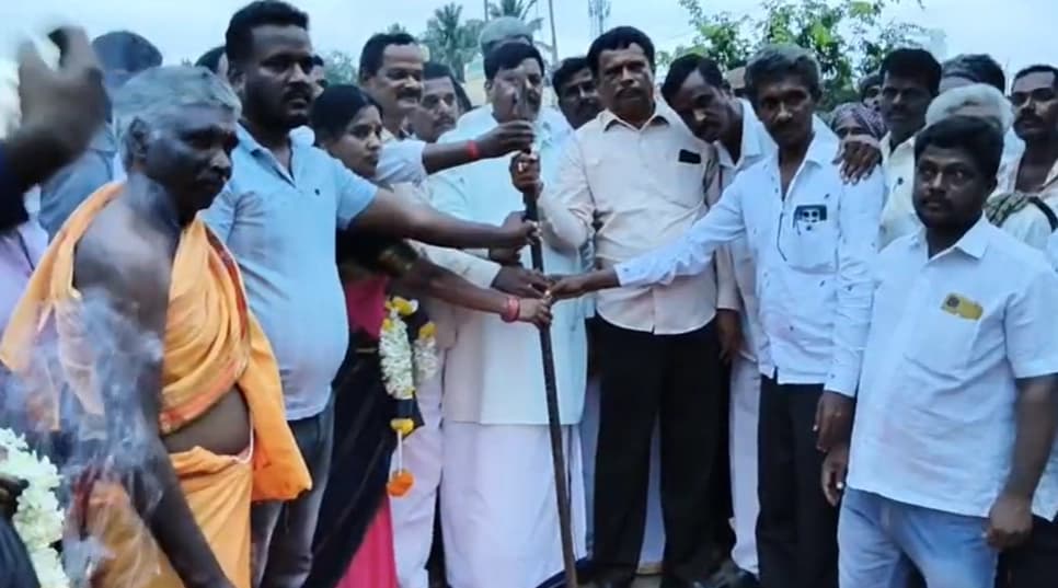 ಕಾರು ಸವಾರರ ಮೇಲೆ ಕಾಡಾನೆ ದಿಢೀರ್ ದಾಳಿಗೆ ಯತ್ನ