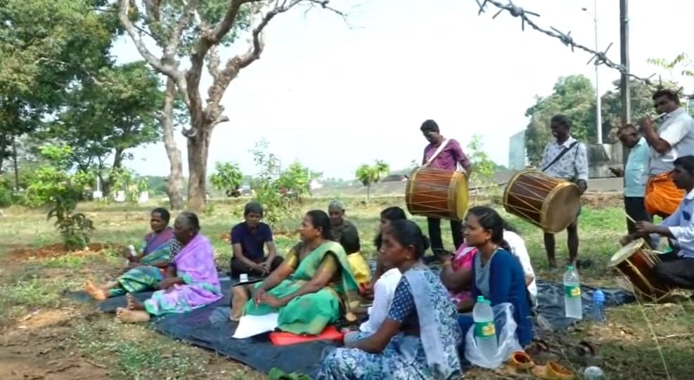 ಗಣಿಗಾರಿಕೆ ವಿಷಯದಲ್ಲಿ ಕೊರಗರ ಮೇಲೆ ದೌರ್ಜನ್ಯ ಆರೋಪ; ಬ್ರಹ್ಮಾವರ ತಹಶೀಲ್ದಾರ್ ಕಚೇರಿ ಎದುರು ಪ್ರತಿಭಟನೆ