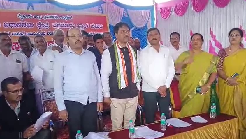 ʼಚುನಾವಣಾ ಆಯೋಗದ ಕಮಿಷನರ್ ರಾಜಕೀಯ ಪುಡಾರಿ ತರ ಮಾತನಾಡುತ್ತಾರೆʼ